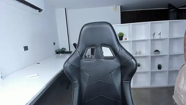 Snapshot of megan_bigboobs_ chatting on 11-08-25, 10:48 megan bigboobs online show from 11-08-25, 10:48