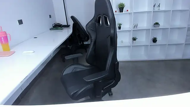 Snapshot of megan_bigboobs_ chatting on 11-12-25, 11:10 megan bigboobs online show from 11-12-25, 11:10