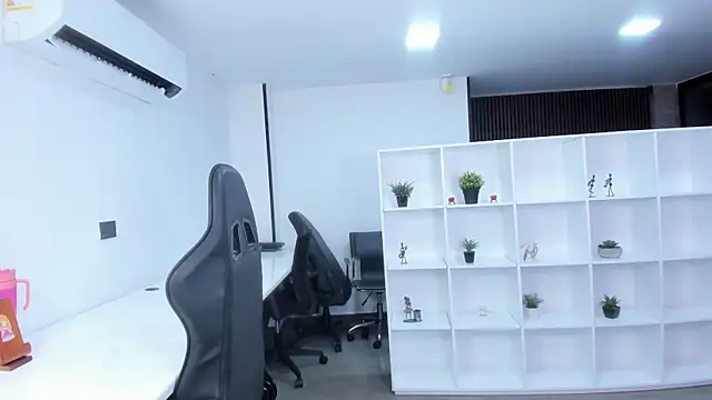 Snapshot of megan_bigboobs_ chatting on 11-13-25, 10:58 megan bigboobs online show from 11-13-25, 10:58