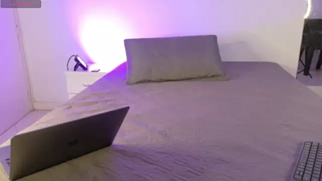 BeccaReedd online show from 10-01-25, 03:01