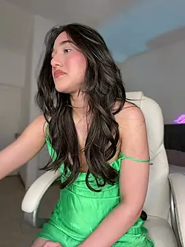 Snapshot of julieta_jhonss chatting on 08-02-26, 01:04 julieta jhonss online show from 08-02-26, 01:04