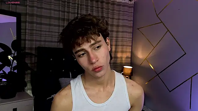 Snapshot of Christopher_77 chatting on 10-10-25, 04:44 Christopher 77 online show from 10-10-25, 04:44