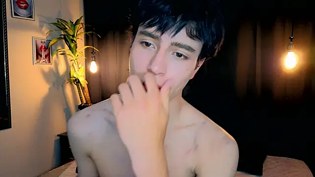 Snapshot of Christopher_77 chatting on 11-06-25, 03:51 Christopher 77 online show from 11-06-25, 03:51