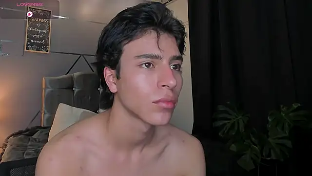 Christopher 77 online show from 11-06-25, 03:57