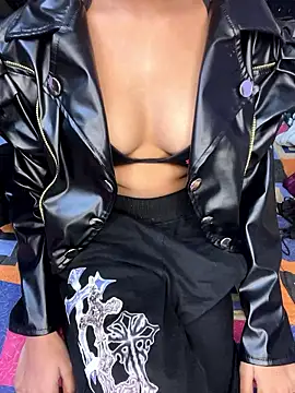 Snapshot of Sexyunzu_live chatting on 01-09-26, 01:14 Sexyunzu live online show from 01-09-26, 01:14