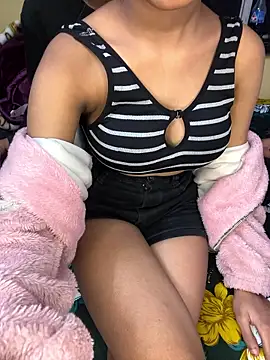 Snapshot of Sexyunzu_live chatting on 01-13-26, 09:09 Sexyunzu live online show from 01-13-26, 09:09