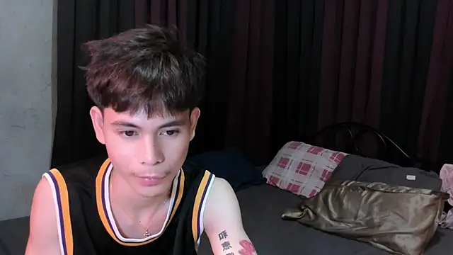 hotfreshdior online show from 04-18-26, 05:28