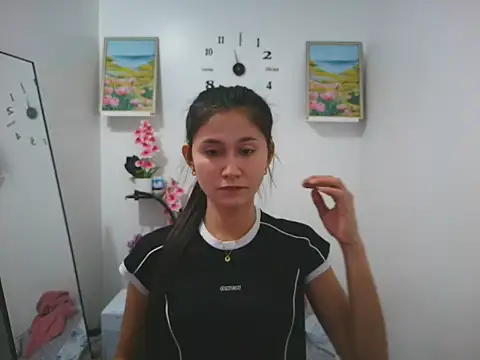 Snapshot of anne_smithe chatting on 12-05-25, 05:27 anne smithe online show from 12-05-25, 05:27