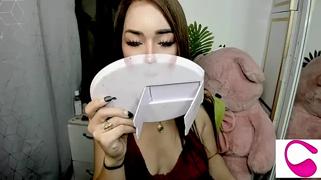 Snapshot of janecomander chatting on 10-18-25, 05:43 janecomander online show from 10-18-25, 05:43