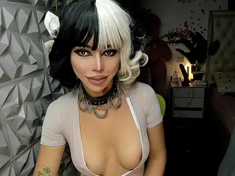 Snapshot of janecomander chatting on 11-13-25, 08:46 janecomander online show from 11-13-25, 08:46