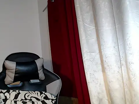 Snapshot of urcurlydiva chatting on 11-10-25, 04:17 urcurlydiva online show from 11-10-25, 04:17