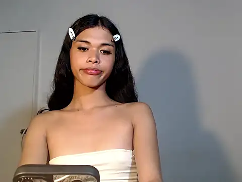 Snapshot of urcurlydiva chatting on 11-25-25, 05:46 urcurlydiva online show from 11-25-25, 05:46