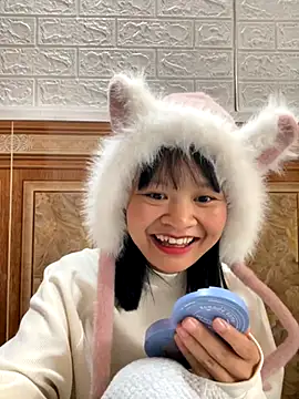 Daisy018 online show from 10-23-25, 02:22