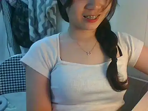 Linzly online show from 09-10-25, 03:06