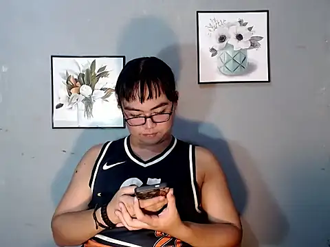 Snapshot of Asianblk_barbiedoll chatting on 06-10-26, 02:01 Asianblk barbiedoll online show from 06-10-26, 02:01