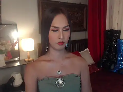 Nathalieheartt online show from 12-05-25, 05:05