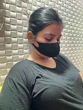 Snapshot of Hot_Jaanvi_ chatting on 04-21-26, 04:52 Hot Jaanvi online show from 04-21-26, 04:52
