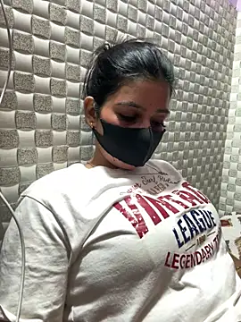 Snapshot of Hot_Jaanvi_ chatting on 04-23-26, 04:09 Hot Jaanvi online show from 04-23-26, 04:09
