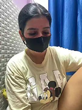 Snapshot of Hot_Jaanvi_ chatting on 04-27-26, 06:11 Hot Jaanvi online show from 04-27-26, 06:11
