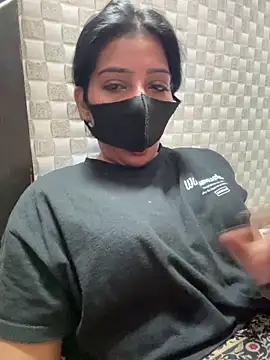 Snapshot of Hot_Jaanvi_ chatting on 05-20-26, 04:29 Hot Jaanvi online show from 05-20-26, 04:29