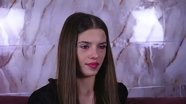 sukie spooky online show from 10-04-25, 04:54