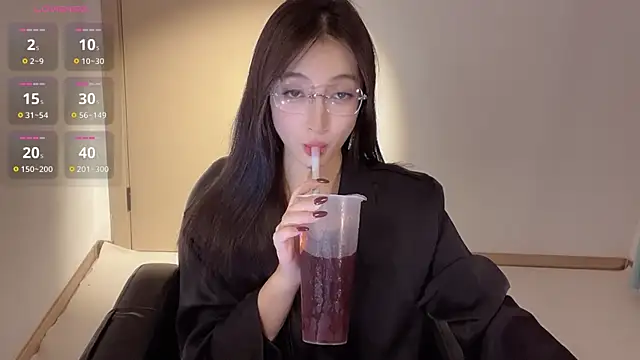 Snapshot of Seraphina-se chatting on 11-14-25, 06:17 Seraphina-se online show from 11-14-25, 06:17