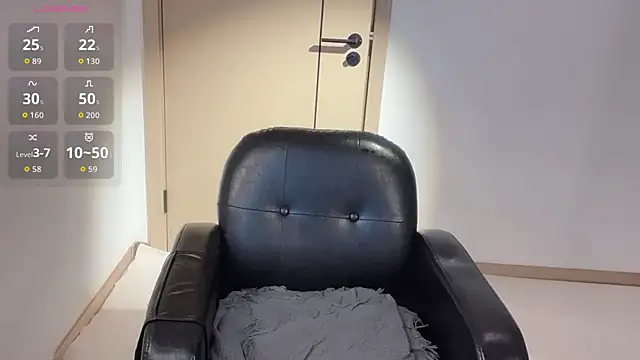 Snapshot of Seraphina-se chatting on 11-24-25, 09:25 Seraphina-se online show from 11-24-25, 09:25