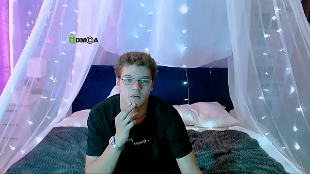 Snapshot of lucas_long_ chatting on 09-14-25, 08:24 lucas long online show from 09-14-25, 08:24