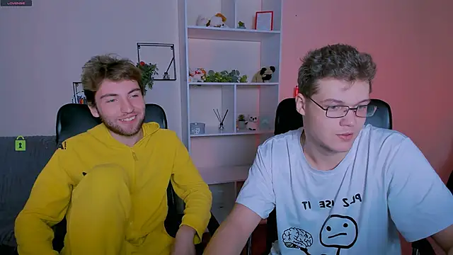 Snapshot of lucas_long_ chatting on 10-09-25, 07:23 lucas long online show from 10-09-25, 07:23