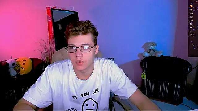 Snapshot of lucas_long_ chatting on 10-16-25, 05:19 lucas long online show from 10-16-25, 05:19