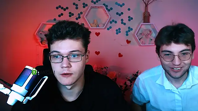 Snapshot of lucas_long_ chatting on 10-17-25, 07:49 lucas long online show from 10-17-25, 07:49