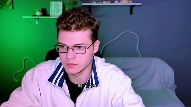 Snapshot of lucas_long_ chatting on 10-21-25, 08:48 lucas long online show from 10-21-25, 08:48