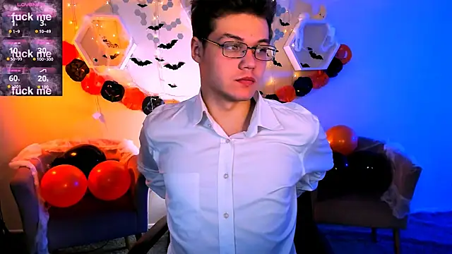 Snapshot of lucas_long_ chatting on 10-26-25, 09:37 lucas long online show from 10-26-25, 09:37