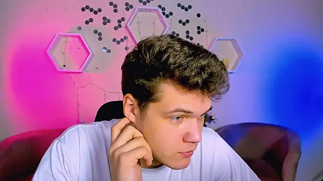 Snapshot of lucas_long_ chatting on 11-11-25, 09:53 lucas long online show from 11-11-25, 09:53