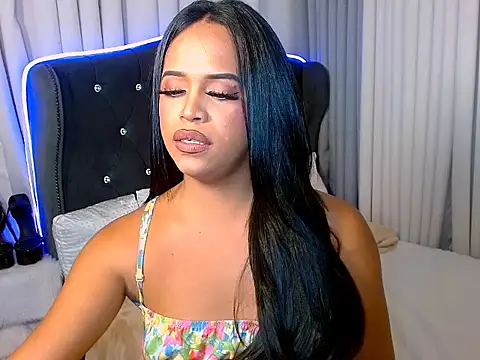 Lorainnelustts online show from 10-10-25, 01:43