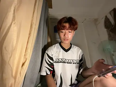 Snapshot of ur_little_secret chatting on 11-25-25, 02:17 ur little secret online show from 11-25-25, 02:17