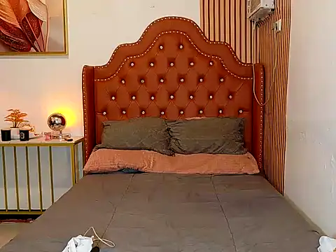 Snapshot of ur_little_secret chatting on 01-08-26, 05:21 ur little secret online show from 01-08-26, 05:21