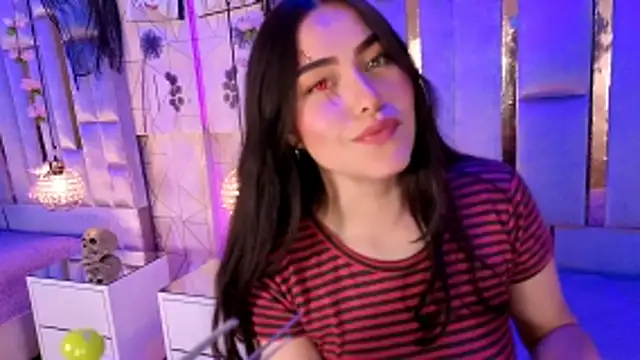 HannaCollins  online show from 10-31-25, 01:34