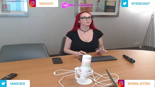 Snapshot of SamXTeck chatting on 04-09-26, 11:54 SamXTeck online show from 04-09-26, 11:54