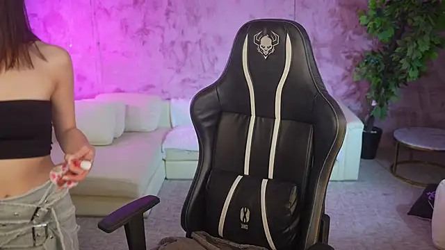 Selena Glow online show from 10-05-25, 06:39