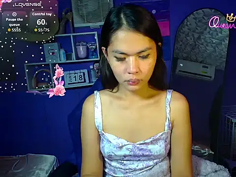 Snapshot of urgirljane chatting on 06-18-26, 12:22 urgirljane online show from 06-18-26, 12:22