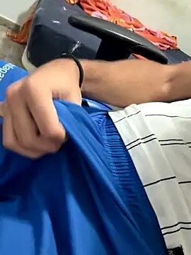 Snapshot of aavrdvh33 chatting on 09-30-25, 06:57 aavrdvh33 online show from 09-30-25, 06:57