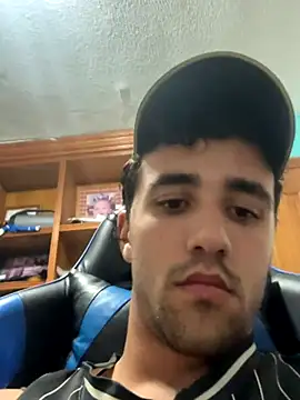 Snapshot of aavrdvh33 chatting on 11-12-25, 10:30 aavrdvh33 online show from 11-12-25, 10:30