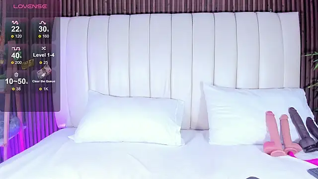 SandraMilerr online show from 12-18-25, 04:18