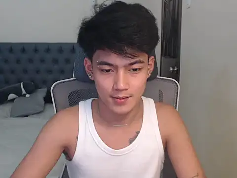 Snapshot of Prince_kiyoshi chatting on 06-18-26, 02:43 Prince kiyoshi online show from 06-18-26, 02:43