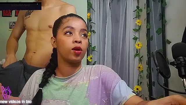 Snapshot of Angie_Lee01 chatting on 09-29-25, 12:32 Angie Lee01 online show from 09-29-25, 12:32