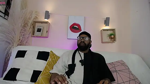 Snapshot of King_Malik chatting on 09-09-25, 01:43 King Malik online show from 09-09-25, 01:43