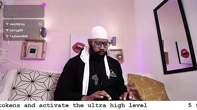 Snapshot of King_Malik chatting on 09-10-25, 12:49 King Malik online show from 09-10-25, 12:49