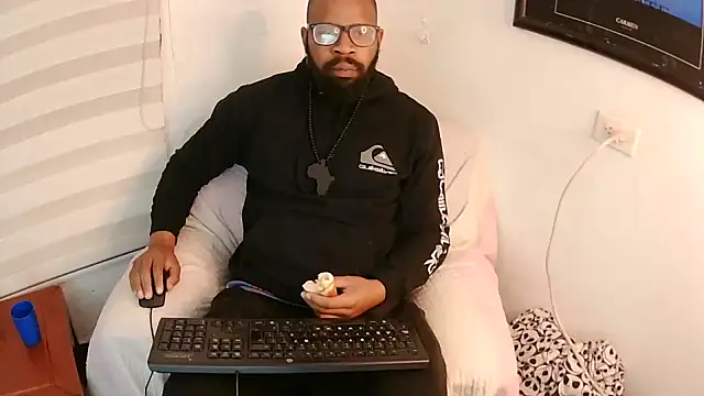 Snapshot of King_Malik chatting on 09-11-25, 01:11 King Malik online show from 09-11-25, 01:11