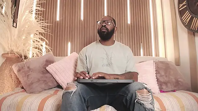 Snapshot of King_Malik chatting on 09-26-25, 12:53 King Malik online show from 09-26-25, 12:53